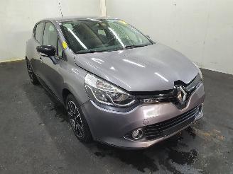 Salvage car Renault Clio 1.5 dCi Expression Bose 2014/11