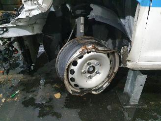 Volkswagen Caddy Maxi 2.0TDI L2H1 picture 12