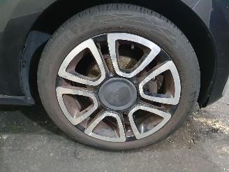 Volkswagen Up! 121 1.0 BlueMotion High Up! picture 17