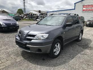 Salvage car Mitsubishi Outlander 2.0 Grijs A39A Onderdelen 4G63 Motor 2006/6