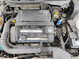 Volkswagen Golf 1.4 16V Zilver LB7Z Onderdelen AKQ Motor picture 13