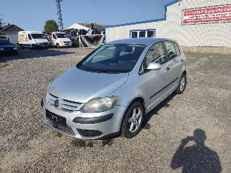 Salvage car Volkswagen Golf plus 1.4 16V Zilver LA7W Onderdelen BCA Motor 2005/4