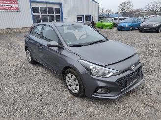 Purkuautot passenger cars Hyundai I-20 1.2 Grijs V3G Onderdelen G4LA Motor 2019/7