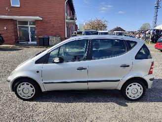 Mercedes A-klasse 140L Zilver 761 Onderdelen 716501 Bak picture 4