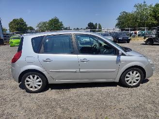 Renault Scenic 1.6 16V Zilver TED69 Onderdelen K4M766 Motor picture 5