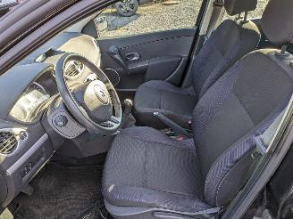 Renault Clio 1.6 Schwarz NV676 picture 10