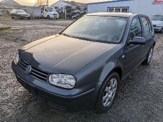 Schadeauto Volkswagen Golf 1.9 TDI 2003/2