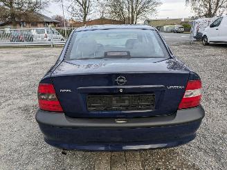 Opel Vectra 1.6 picture 6