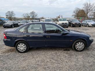 Opel Vectra 1.6 picture 4