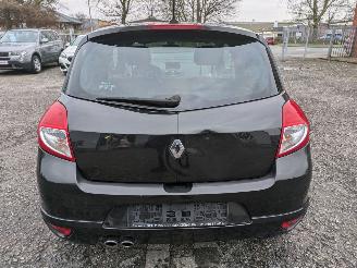 Renault Clio 1.6 picture 6