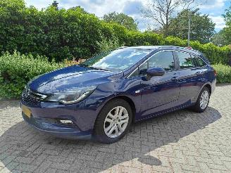 Coche accidentado Opel Astra Sports Tourer 1.6 CDTI Business+ 2016/11