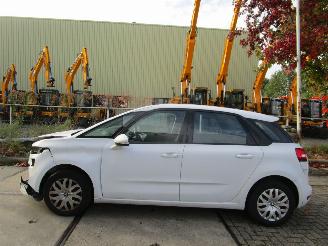 Schadeauto Citroën C4-picasso 12 PT 96kw 6 bak 2015/7