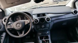 Mercedes B-klasse 220 D picture 9