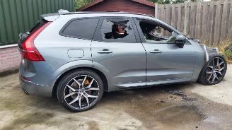 Damaged car Volvo Xc-60 XC 60 T 8 twin engine 2019/9