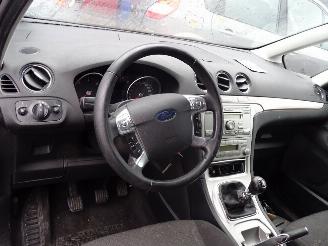 Ford Galaxy  picture 9