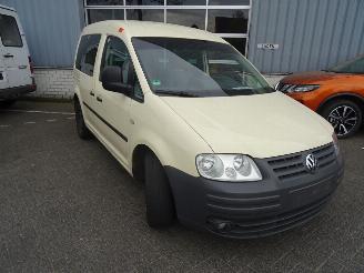 Volkswagen Caddy Combi  picture 3