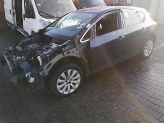 Voiture accidenté Opel Astra Astra J (PC6/PD6/PE6/PF6), Hatchback 5-drs, 2009 / 2015 1.4 Turbo 16V 2012