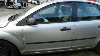 Ford Focus 04-11 picture 2