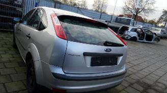 Ford Focus 04-11 picture 3