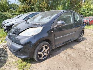 Salvage car Peugeot 107 1.0 XR 2008/9