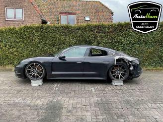 Auto da rottamare Porsche Taycan Taycan (Y1A), Sedan, 2019 79/84 kWh 2023/1
