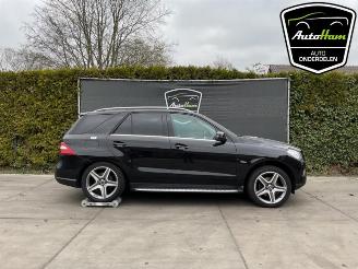 Coche siniestrado Mercedes ML ML III (166), SUV, 2011 / 2015 3.0 ML-350 BlueTEC V6 24V 4-Matic 2012/2
