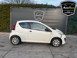 rozbiórka samochody osobowe Peugeot 107 107, Hatchback, 2005 / 2014 1.0 12V 2012/10