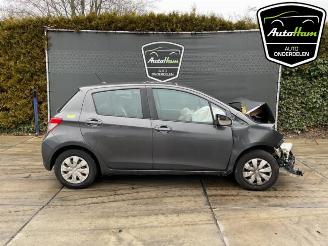 Damaged car Toyota Yaris Yaris III (P13), Hatchback, 2010 / 2020 1.0 12V VVT-i 2013/7