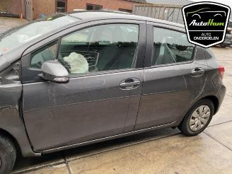 Toyota Yaris Yaris III (P13), Hatchback, 2010 / 2020 1.0 12V VVT-i picture 5