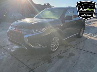 Mitsubishi Outlander Outlander (GF/GG), SUV, 2012 / 2022 2.4 16V PHEV 4x4 picture 6