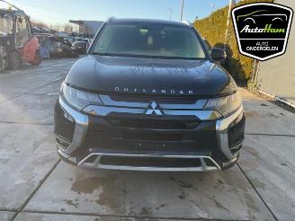 Mitsubishi Outlander Outlander (GF/GG), SUV, 2012 / 2022 2.4 16V PHEV 4x4 picture 4
