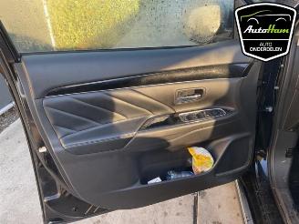 Mitsubishi Outlander Outlander (GF/GG), SUV, 2012 / 2022 2.4 16V PHEV 4x4 picture 29