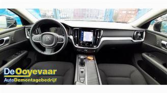 Volvo V-60 V60 II (ZW), Combi, 2018 2.0 B3 16V Mild Hybrid Geartronic picture 2