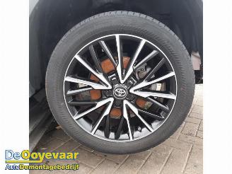 Toyota C-HR C-HR (X1,X5), SUV, 2016 1.8 16V Hybrid picture 6
