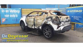 Toyota C-HR C-HR (X1,X5), SUV, 2016 1.8 16V Hybrid picture 3