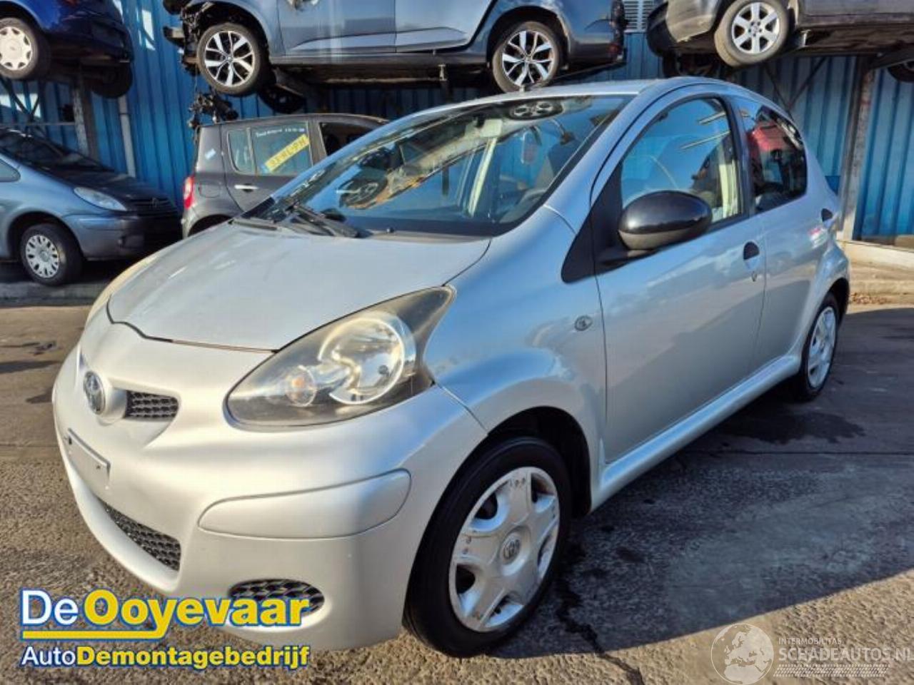 Toyota Aygo Aygo (B10), Hatchback, 2005 / 2014 1.0 12V VVT-i