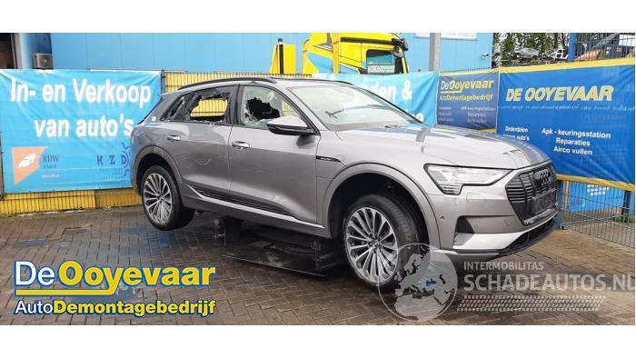 Audi E-tron e-tron (GEN), SUV, 2018 / 2023 55 quattro