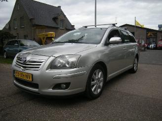 uszkodzony samochody osobowe Toyota Avensis 2.0 16_V D-4D-F (ADT250; SB1ED) LUNA MET OA CLIMA, ENZ 2007/6