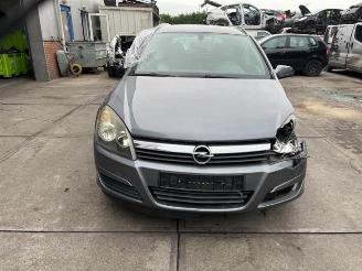 Salvage car Opel Astra  2005/3