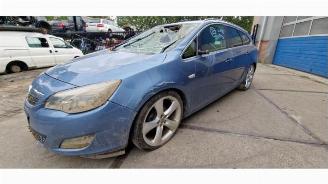 Opel Astra Astra J Sports Tourer (PD8/PE8/PF8), Combi, 2010 / 2015 1.4 Turbo 16V picture 2