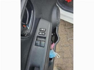Toyota Yaris Yaris III (P13), Hatchback, 2010 / 2020 1.5 16V Hybrid picture 13