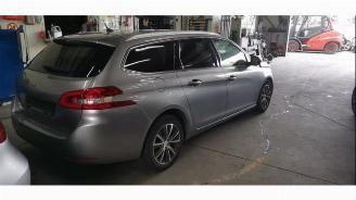 Peugeot 308 308 SW (L4/L9/LC/LJ/LR), Combi 5-drs, 2014 / 2021 1.2 12V e-THP PureTech 130 picture 3