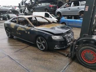 Coche siniestrado Audi A5 A5 (8T3), Coupe, 2007 / 2017 2.0 TDI 16V 2010/2