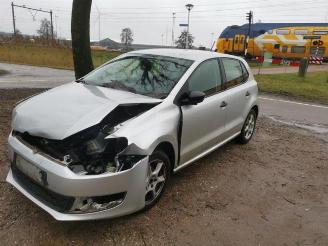 krockskadad bil auto Volkswagen Polo Polo V (6R), Hatchback, 2009 / 2017 1.2 12V 2012/3