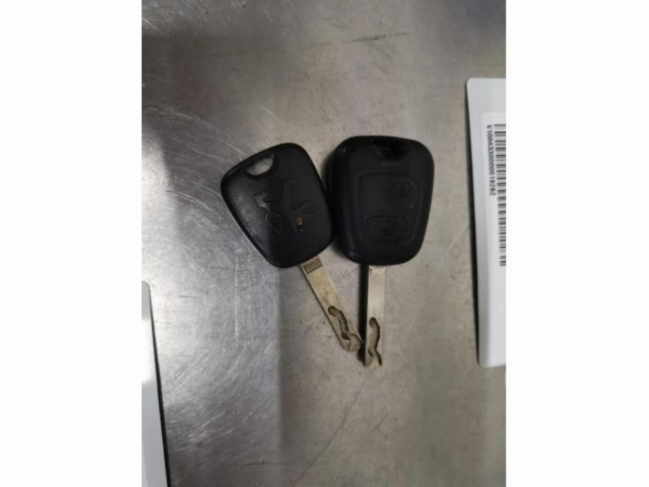 Peugeot 107 107, Hatchback, 2005 / 2014 1.0 12V