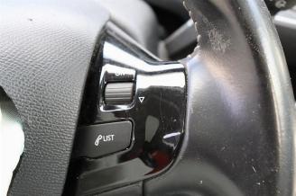 Peugeot 308 308 (L3/L8/LB/LH/LP), Hatchback 5-drs, 2013 / 2021 1.6 BlueHDi 120 picture 17