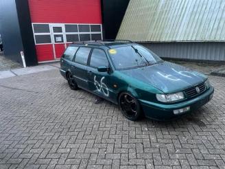 Volkswagen Passat Passat (35I), Sedan, 1988 / 1996 2.8 VR6 picture 3