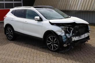 Vaurioauto  passenger cars Nissan Qashqai Qashqai (J11), SUV, 2013 1.2 DIG-T 16V 2016