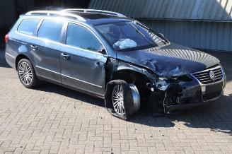 damaged passenger cars Volkswagen Passat Passat Variant (3C5), Combi, 2005 / 2010 3.2 FSI V6 32V 4Motion 2006/4