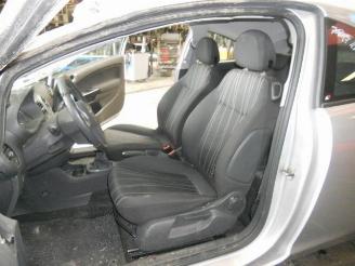 Opel Corsa hatchb picture 7